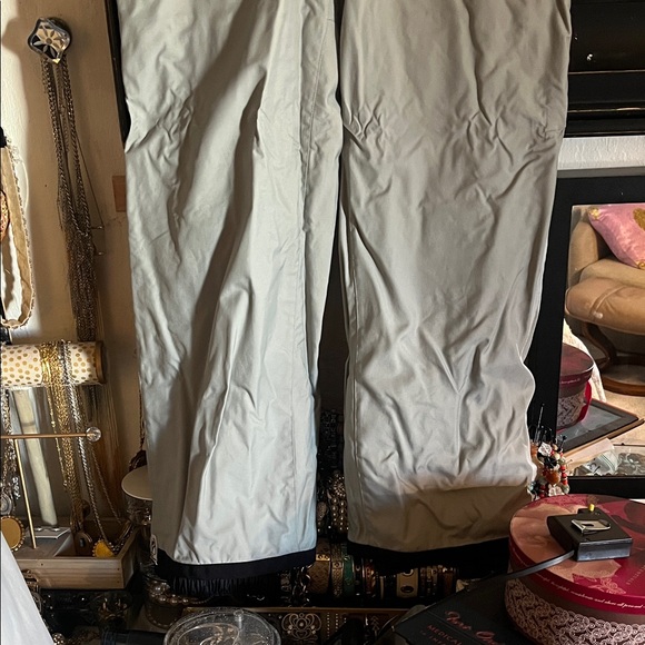 Women's Gray Ski Or Snowboarding Pants - Picture 2 of 8